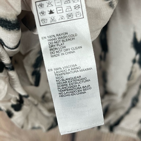 FOREVER 21 TIE DYE FAUX WRAP TOP BLACK & WHITE - Picture 6 of 7